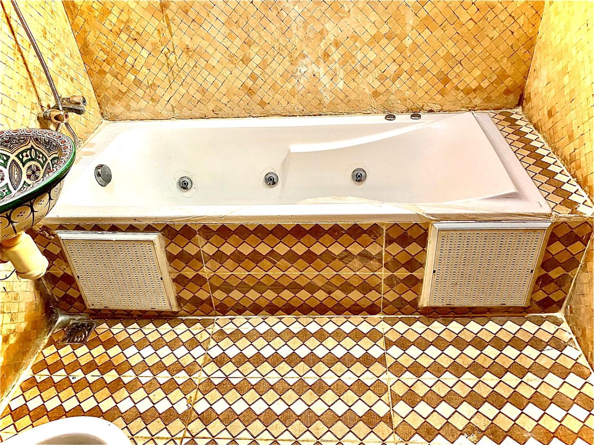 Riad Nezha Avec Jacuzzi Et 3 Piscines Au Coeur De Марракеш Экстерьер фото